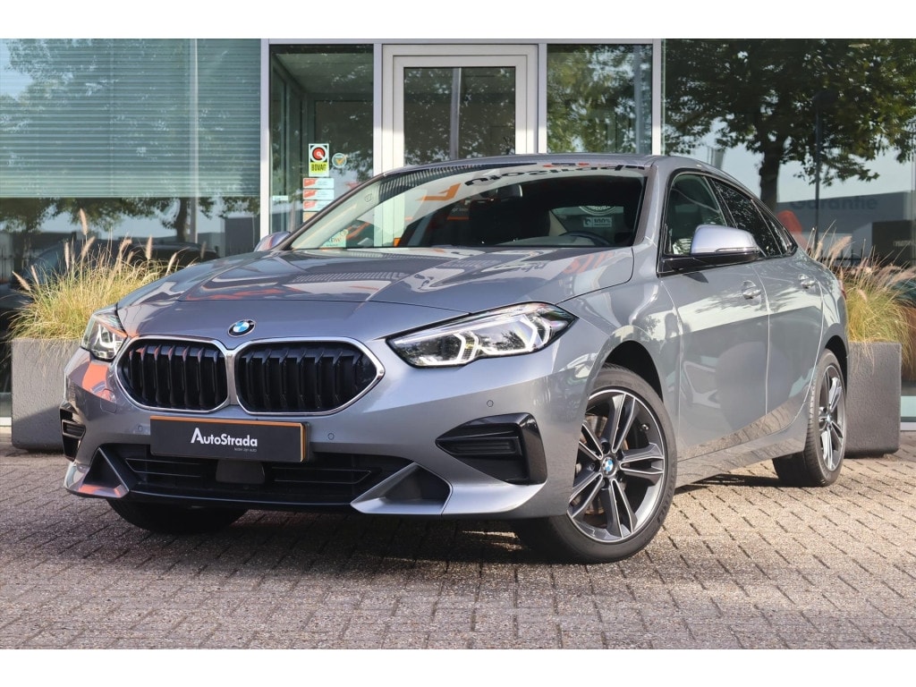 BMW 2-serie Gran Coupé (f44) 218i SportLine | Sfeer | Camera | LED | Stoelverwarming |
