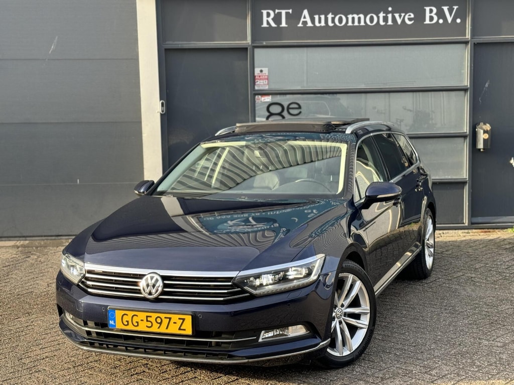 Volkswagen Passat Variant 1.8 TSI Highline Pano / LED 1e Eig