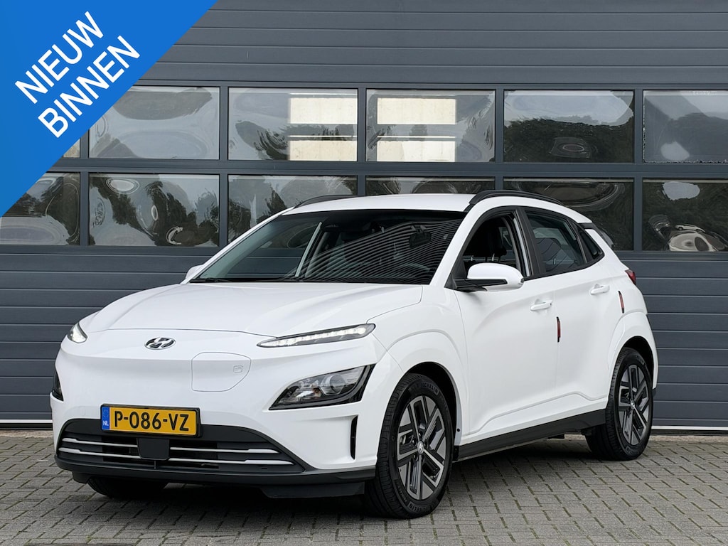 Hyundai Kona Electric EV COMFORT 64 kWh (99% SOH) I AUTOMAAT I TREKHAAK I APPLE CARPLAY I P-CAMERA
