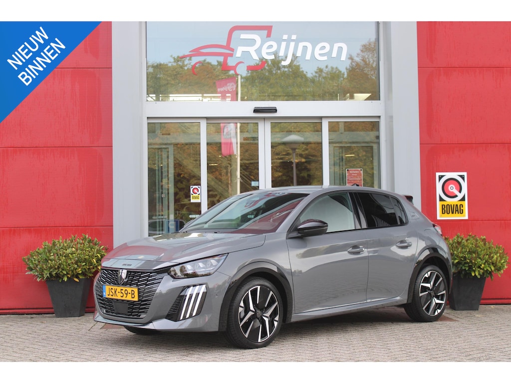 Peugeot 208 1.2 Hybrid 145PK AUTOMAAT GT PACK | ELEKTRISCH BEDIENBARE BESTUURDERSSTOEL MET MASSAGE FUNCTIE | ALCANTARA BEKLEDING | STOEL VERWARMING | CRUISE CONTROL | DAB+ RADIO | APPLE CARPLAY/ANDROID AUTO | FULL LED KOPLAMPEN | KEYLESS ENTRY/START | 17" LICHTMETALEN VELGEN | CLIMATE CONTROL | PARKEERSENSOREN VOOR + ACHTER | ACHTERUITRIJ CAMERA | SFEERVERLICHTING |