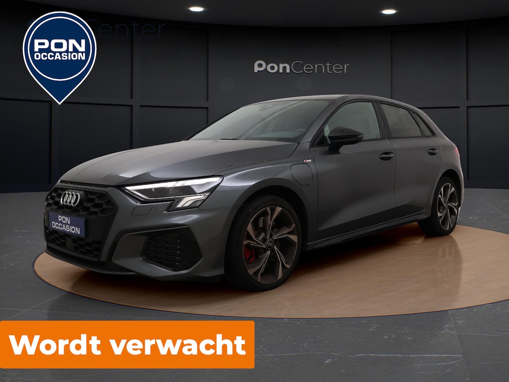 Audi A3 Sportback 45 TFSIe S-line | ACC | Stoelverwarming | Sportstoelen | Full LED | Carplay | Getint Glas | 18'' |