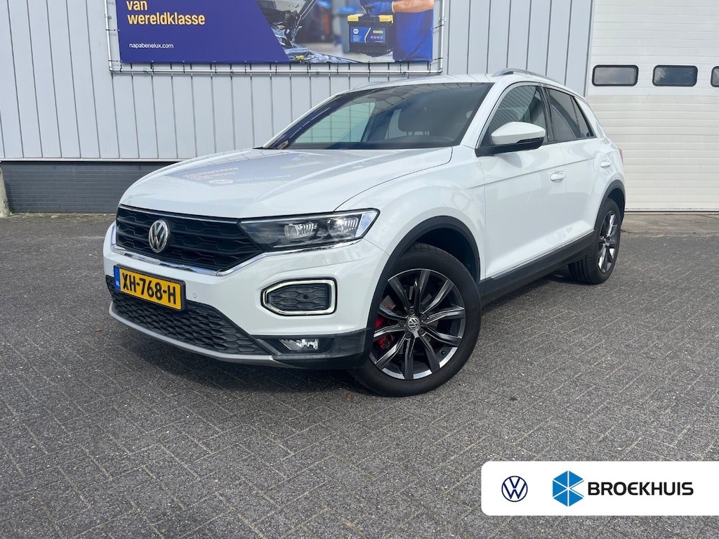 Volkswagen T-Roc 1.5 TSI Sport l LED l Rode Remklauwen l Navigatie l App Connect l Parkeersensoren voor en achter l 18" l