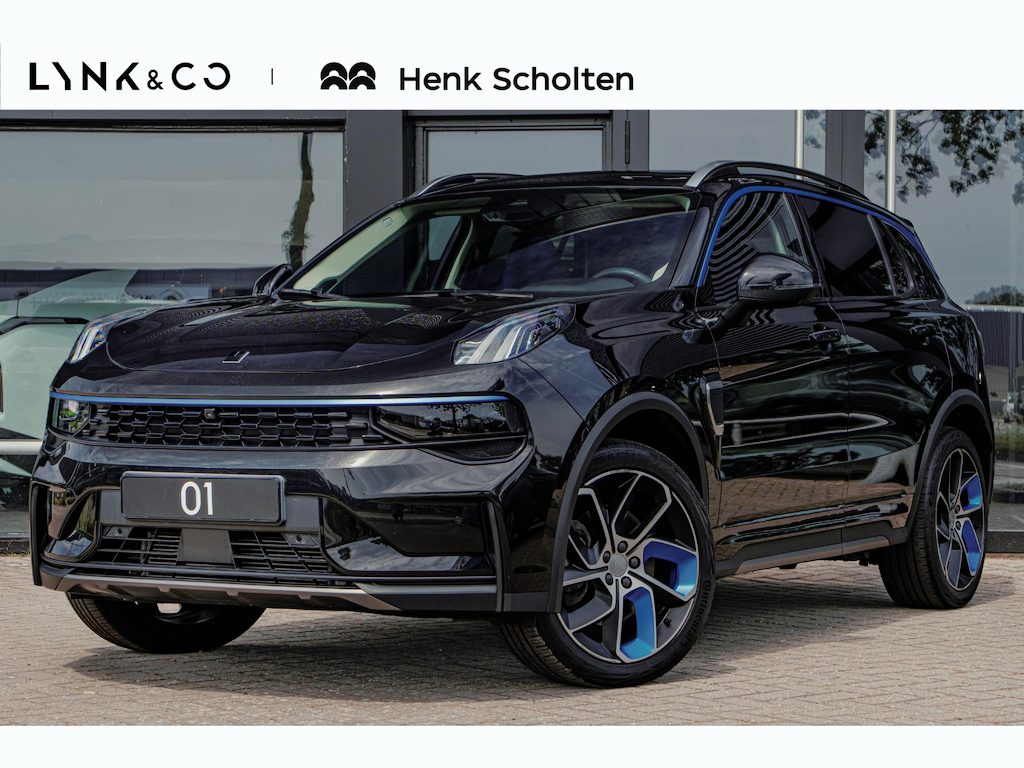 Lynk & Co 01 1.5 | Panoramadak | 360 Graden camera | Elektrische bestuurdersstoel met geheugen | Stoelverwarming | Actieve bochtverlichting | Adaptieve Cruise Control | Stuurassistent | Lane Assist | Navigatie | Elektrische Achterklep | Keyless Entry | Dodehoekassistent