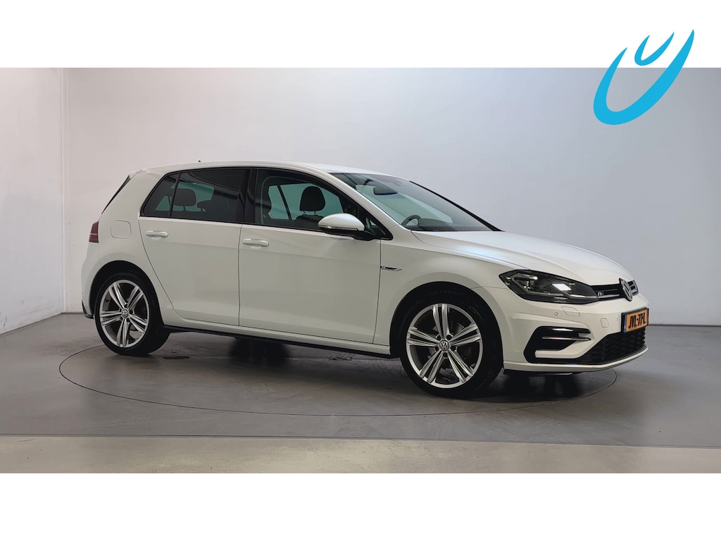Volkswagen Golf 1.5 TSI 150pk DSG Highline Business R Alcantara Stoelverwarming Navigatie App-Connect