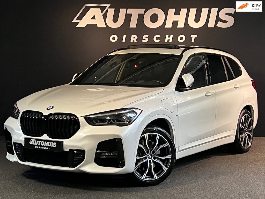 BMW X1 XDrive25e High Executive M Edition Pano/ ACC/ HeadUp/ Memoryseats/ Camera/ Trekhaak