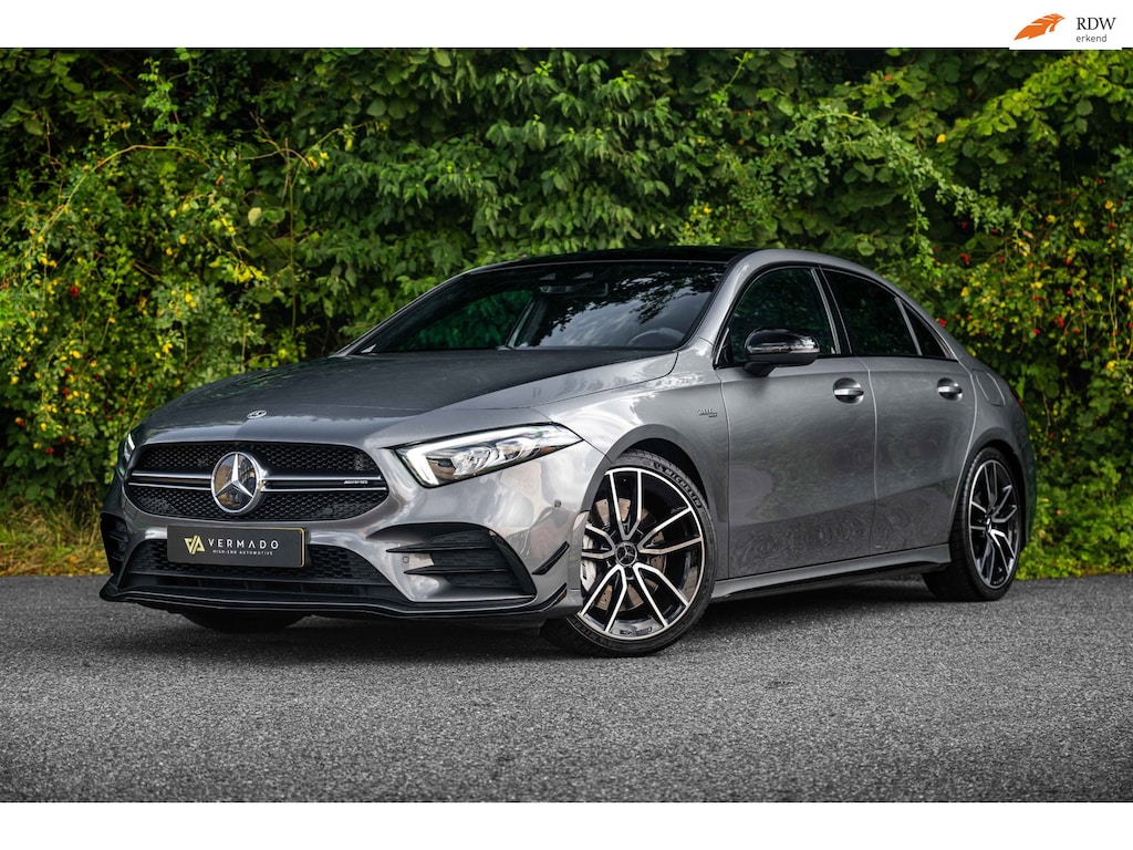 Mercedes-Benz A-klasse AMG 35 4MATIC Premium Plus AMG Performance-stuurwiel Pano Schaalstoelen Halfleder 19inch