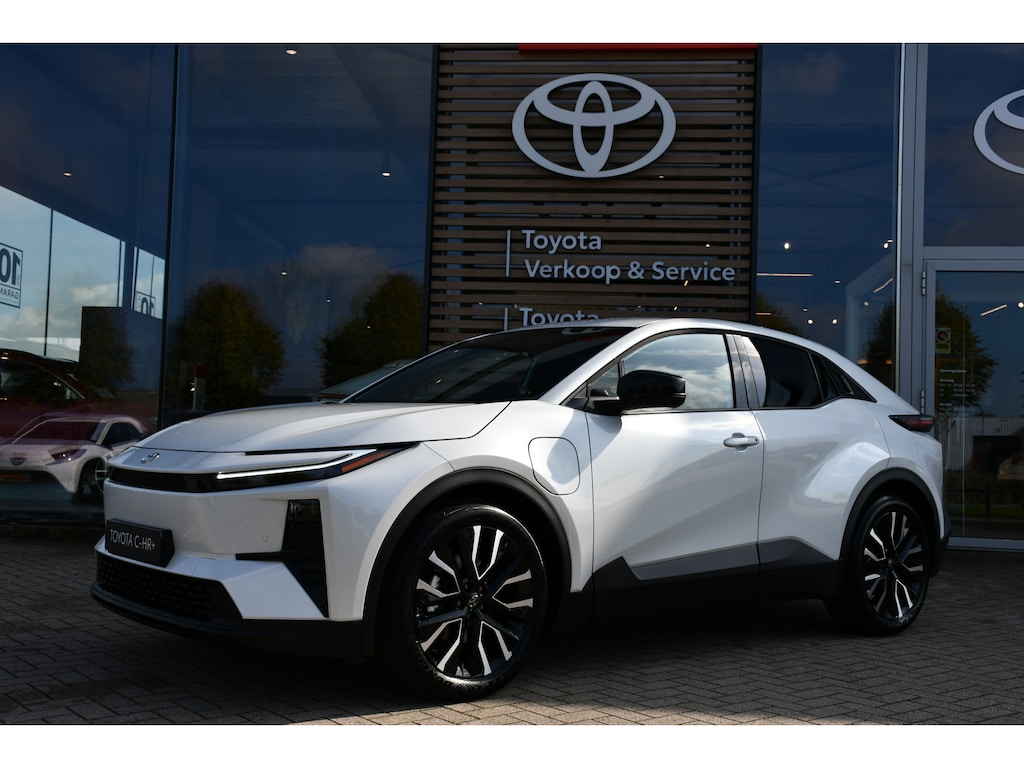 Toyota C-HR / C-HR+ First Edition 77 kWh 224pk | Nieuw | Lichtmetalen velgen multi-spaaks 20" | Snel leverbaar |