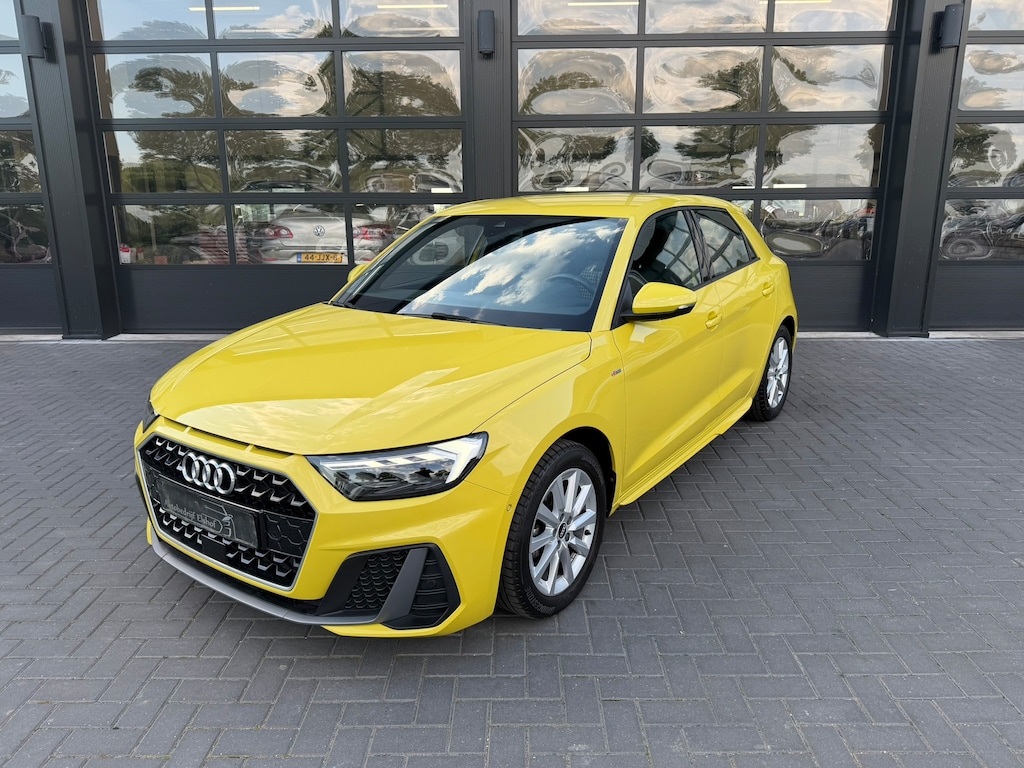 Audi A1 Sportback 30 TFSI S-Line / LED / ACC / Navi / CarPlay
