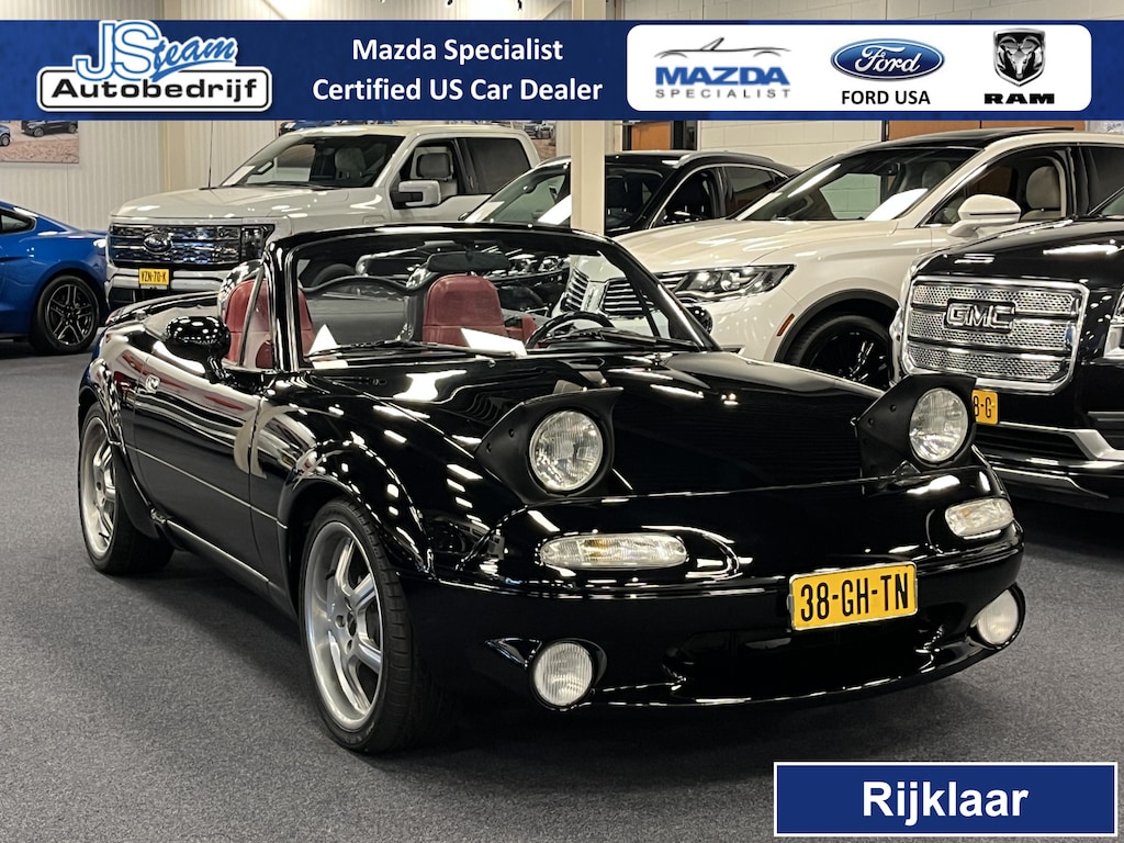 Mazda MX-5 NA Roadster 1.6i Miata Black-Red Edition CDN Postert Edition Collectors Item !!