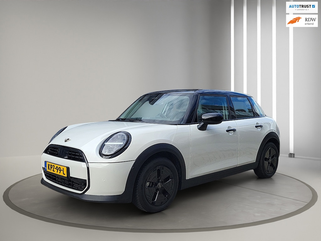 MINI Cooper 5-Deurs 1.5 C Blackyard |automaat | 2 tone | camera | dodehoek detectie |