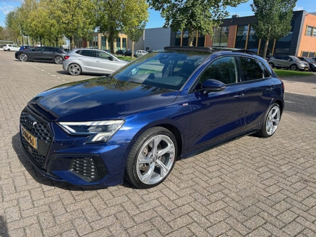 Audi A3 Sportback 30 TFSI S edition PANO CRUISE LED NAP