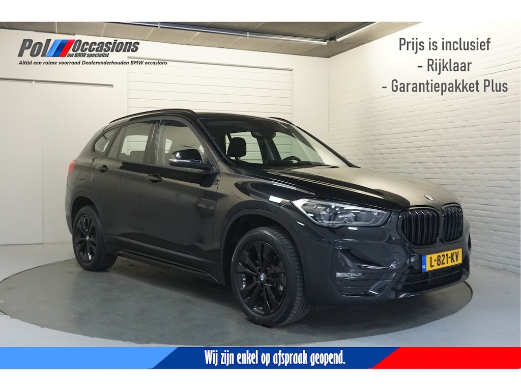 BMW X1 sDrive20i Sportline | Achteruitrij camera | Trekhaak | Carplay |  2.0