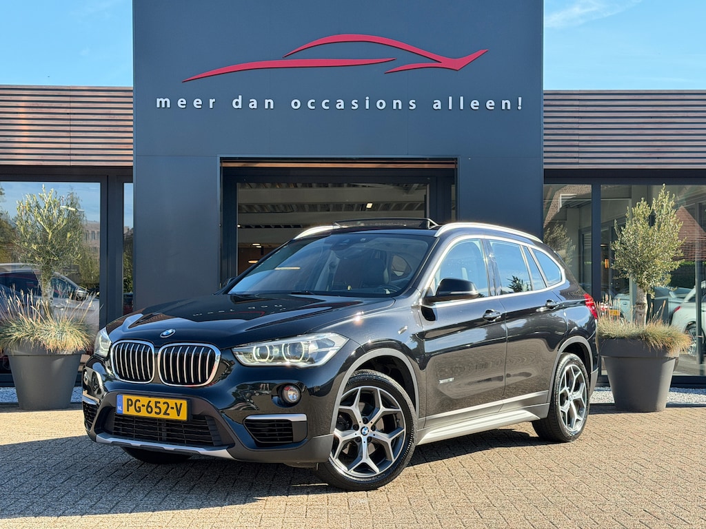 BMW X1 sDrive18i | Panoramdak | HUD | Elektrische Stoelen + Memory