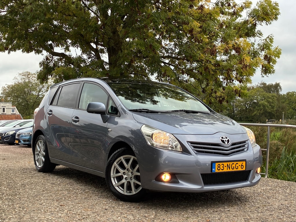 Toyota Verso 1.8 VVT-i Business 7p. | Panodak + Clima + Cruise nu €6.975,-!!