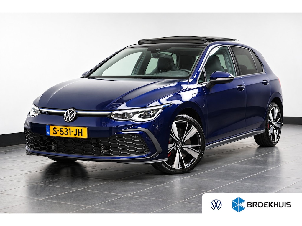 Volkswagen Golf 1.4 eHybrid GTE | Open Dak | HUD | LED | Cruise Adaptive | Stoel/Stuurverwarming | Sfeerverlichting | Keyless | Clima | Navi | Parkeersensoren V+A | Lichtmetalen Velgen