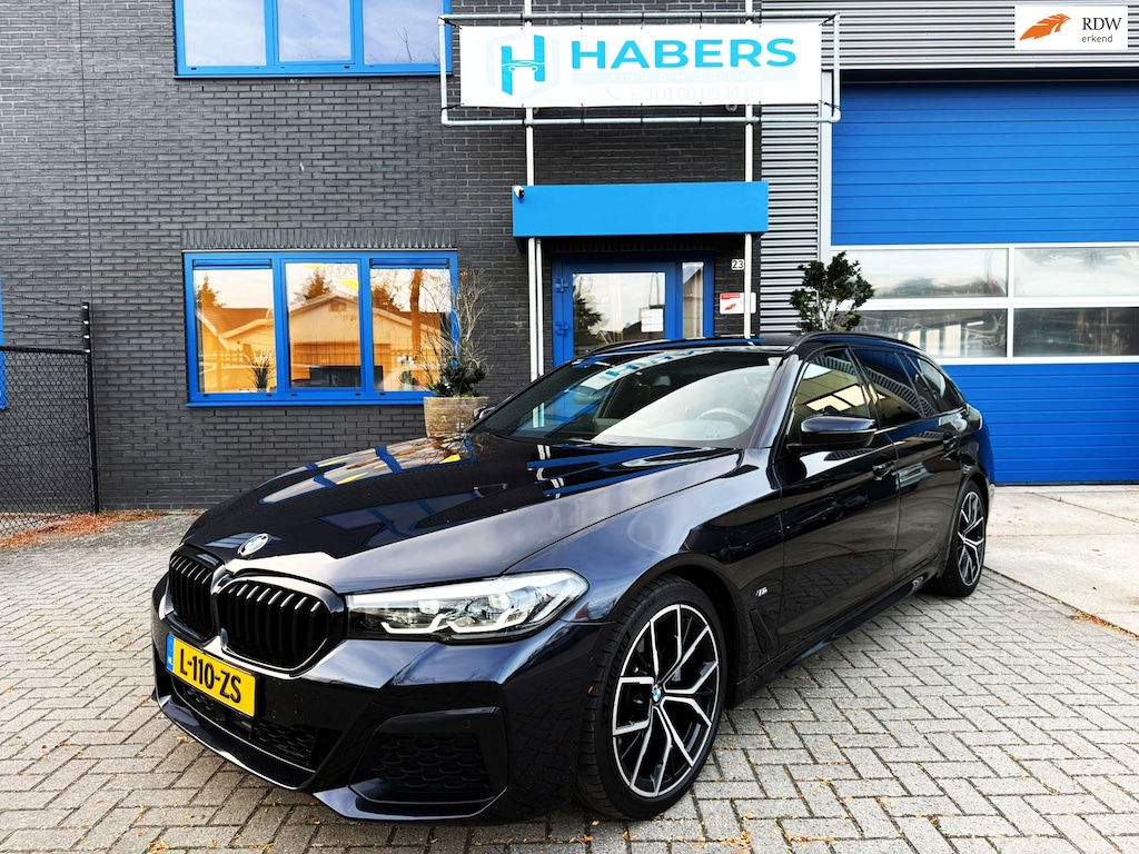 BMW 5-Serie Touring 520d High Executive 190PK|Prof Navi|AUT|M-Pakket|Camera|Virtual Cockpit|Adaptive|StuurVW|Sportstoelen|SfeerVL