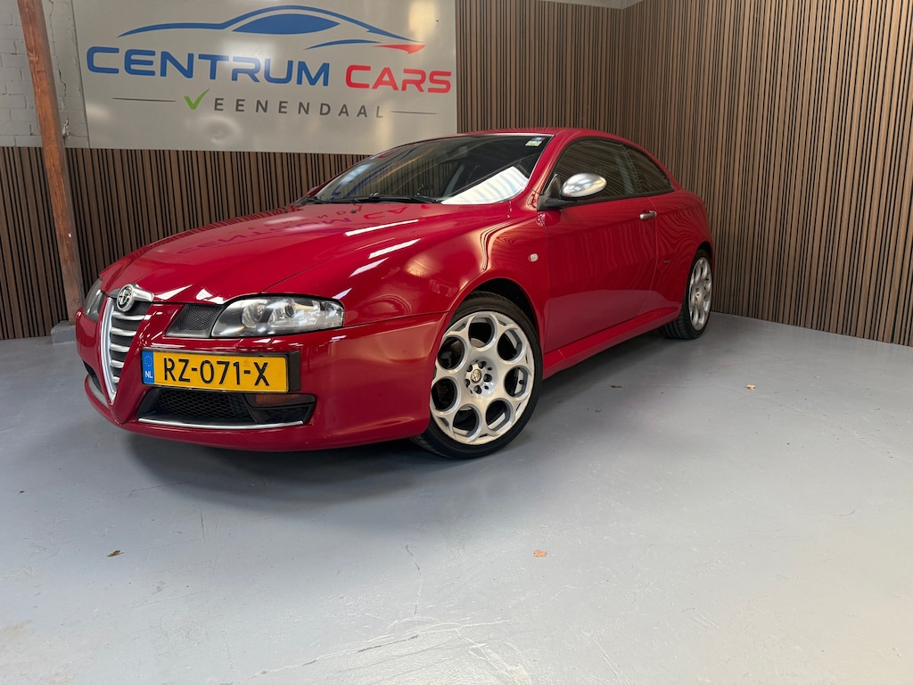 Alfa Romeo GT 2.0 JTS Distinctive, Nieuwe APK, Bose, Trekhaak afneembaar