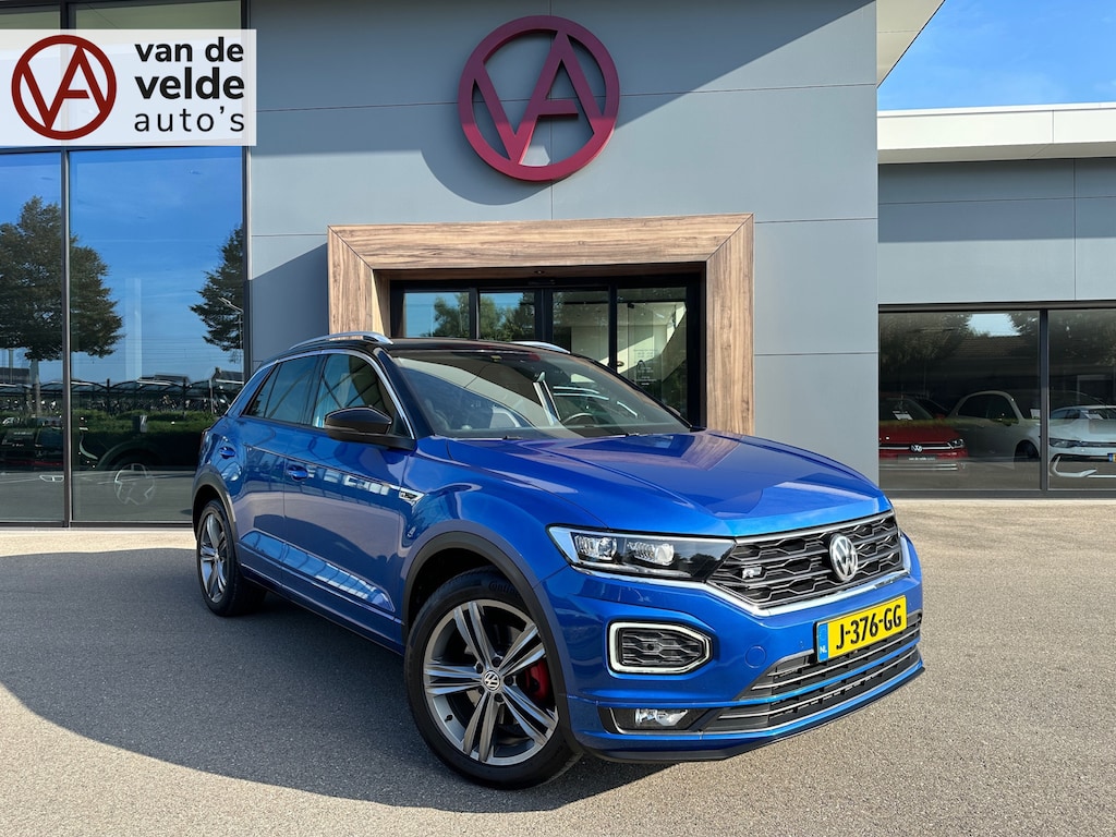 Volkswagen T-Roc 1.5 TSI 150pk DSG R-line Sport | Trekhaak | Camera | Keyless | Elek. Achterklep | Virtual cockpit | Rijklaar incl. garantie