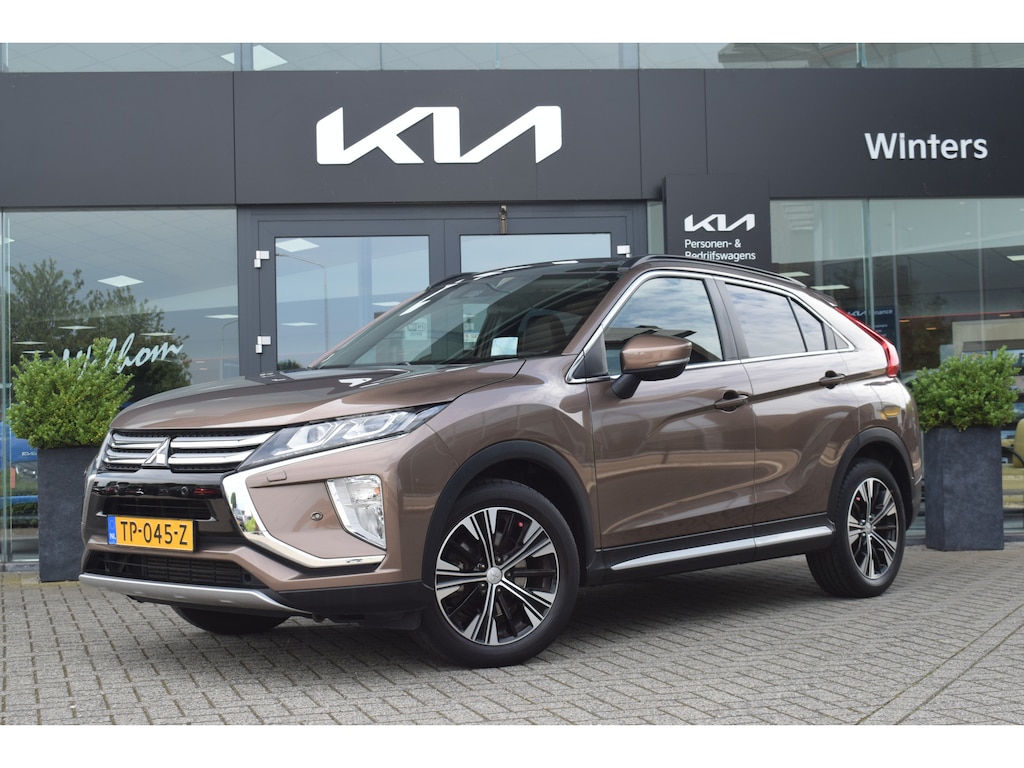 Mitsubishi Eclipse Cross 1.5 DI-T Instyle Automaat | Trekhaak | 360° Camera | Dodehoek Detectie | Kantel/ Schuifdak |