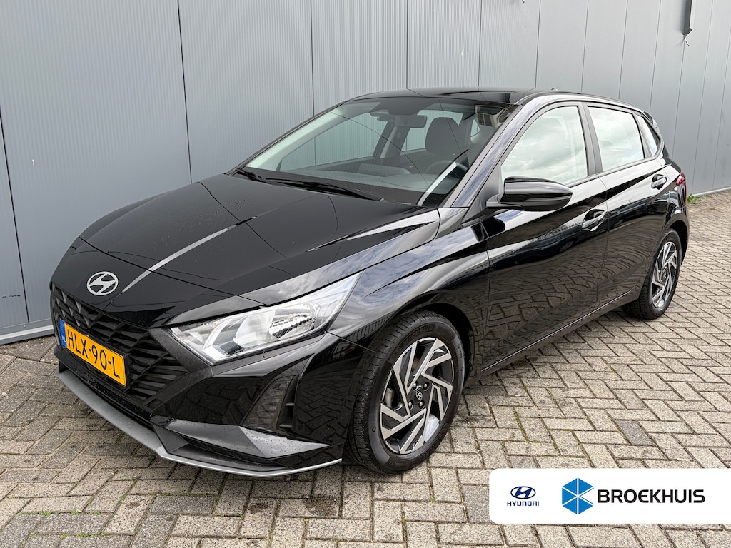 Hyundai i20 1.2 MPI 85pk Comfort | Carplay | Camera | Navigatie |16-inch Velgen | Cruise control | DAB | Bluetooth | Parkeersensoren | BLIS | Airco | Middenarmsteun