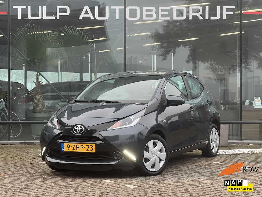 Toyota Aygo 1.0 VVT-i x-play Airco Camera Mooie staat! NAP
