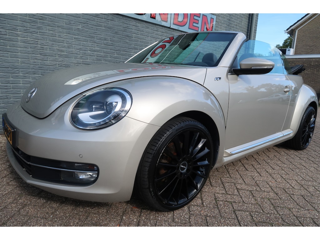 Volkswagen Beetle Cabriolet 1.2 TSI Design Bij ons bedrijf in onderhoud nieuwe distributie leer 20"