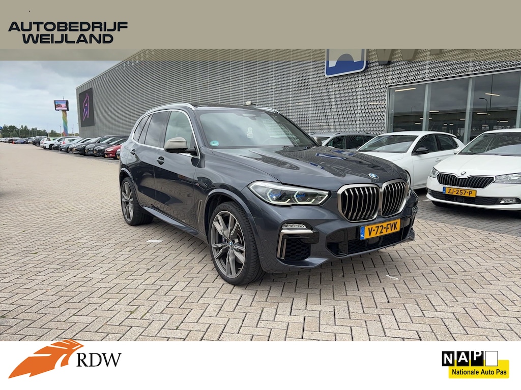 BMW X5 M50d High Executive GRIJS KENTEKEN M-PAKKET I 22" I Pano I Leder I Head-Up I Winterpakket I Laser I 360 Camera I B&W I
