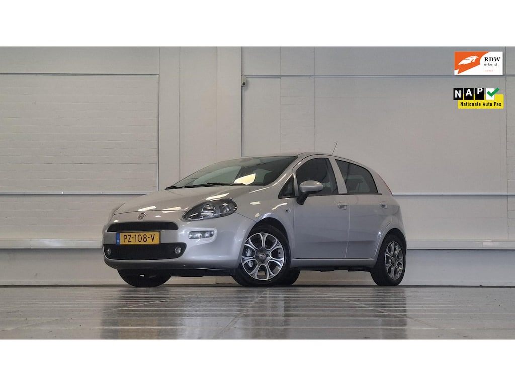 Fiat Punto Evo 0.9 TwinAir Sempre 100% Dealer onderhouden Trekhaak Navi Mooi!
