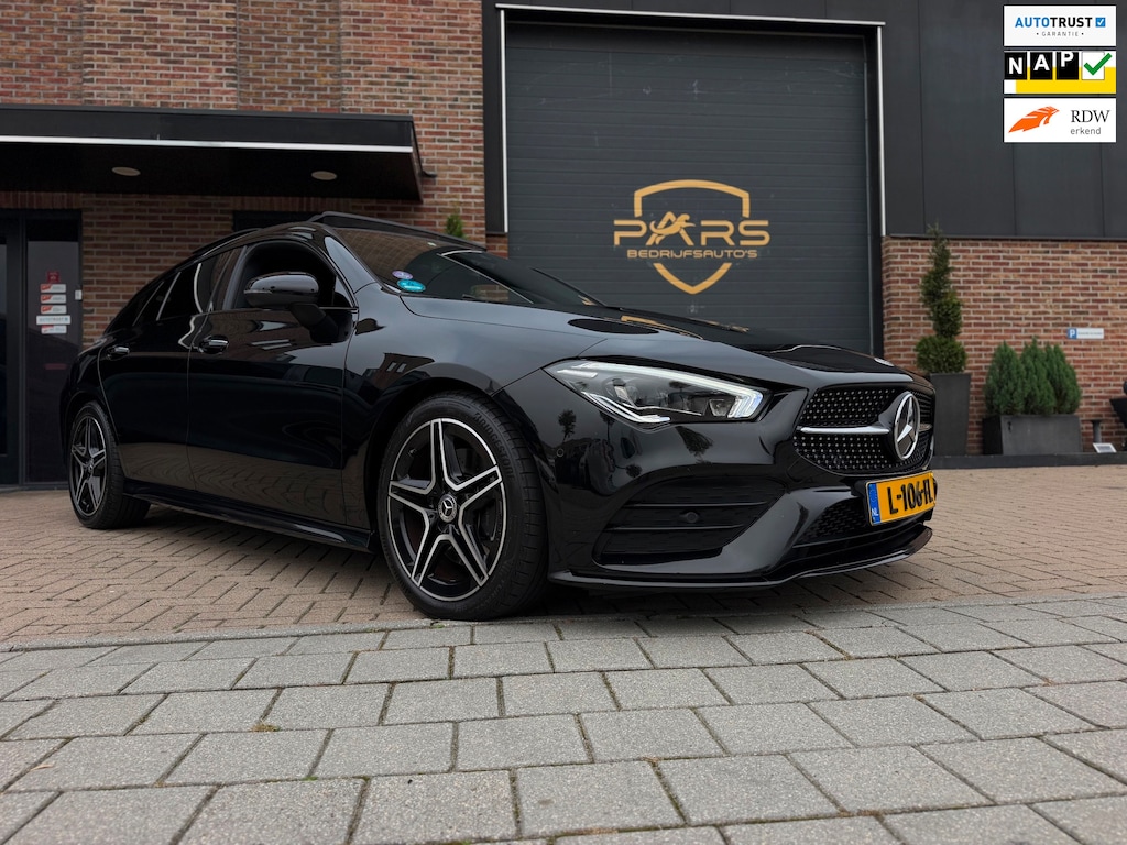 Mercedes-Benz CLA Shooting Brake 200 Business Solution AMG Panorama Dak bom volle opties! Zeer Nette!
