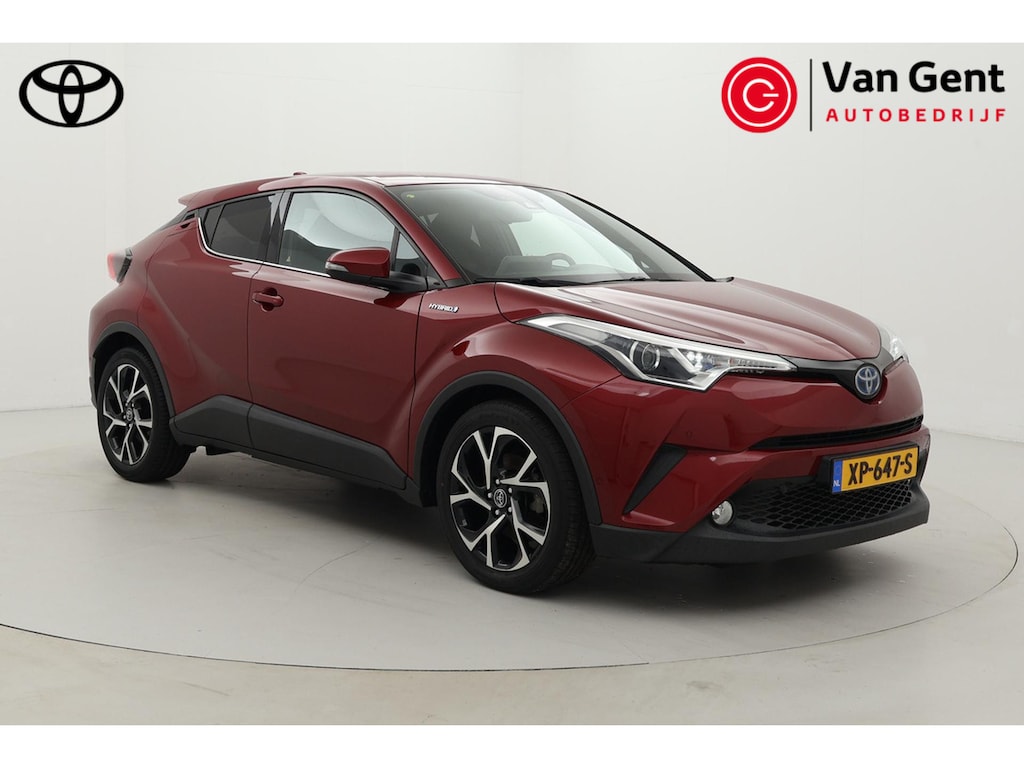 Toyota C-HR / C-HR+ 1.8 Hybrid Style | Trekhaak | Dodehoek detectie | Navigatie | Stoelverwarming | JBL | Keyless | Adaptive Cruise | Clima | Parkeersensoren voor/achter | Camera | 18 inch | Rijstrooksensor | Bluetooth
