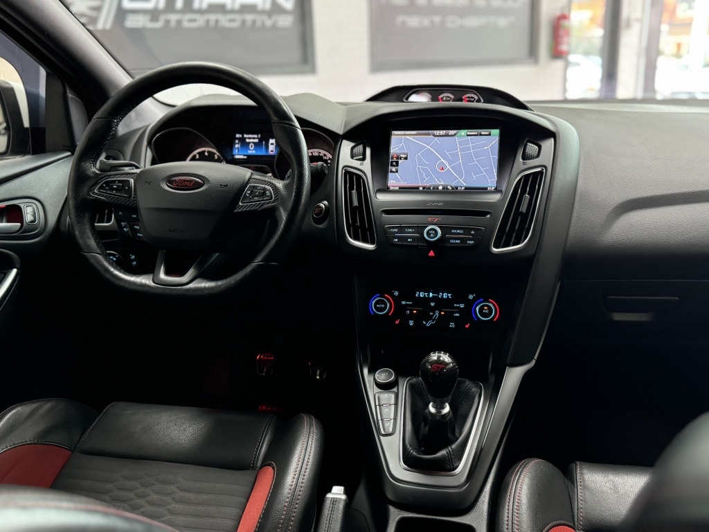Ford Focus 2.0 ST-2 250PK 2016 RECARO MAXTON