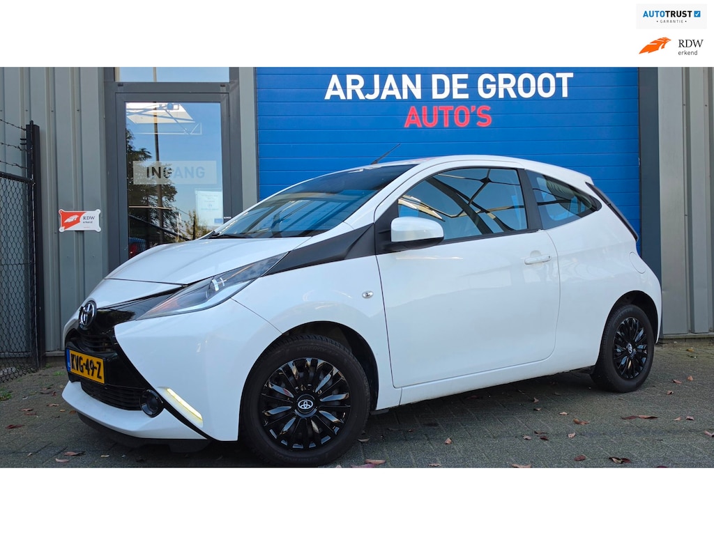 Toyota Aygo 1.0 VVT-i x-play AUTOMAAT Carplay® Nieuwe APK