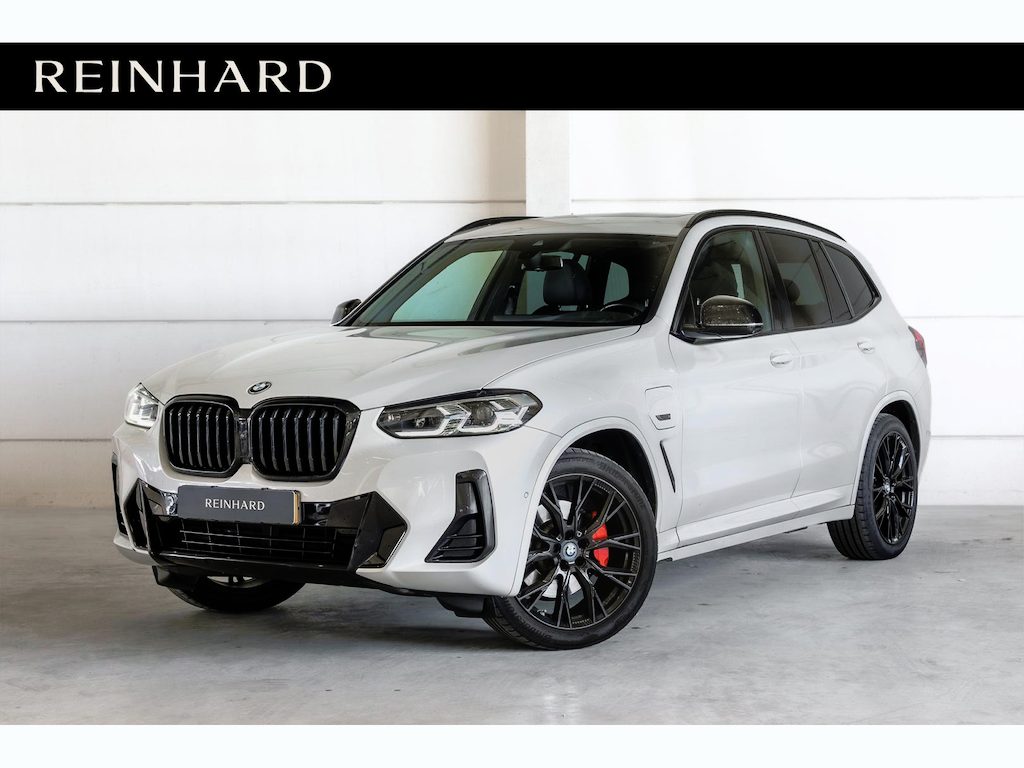 BMW X3 xDrive30e High Executive / M Sport Pro / Pano / HUD / Elektr. Stoelen / Harman Kardon
