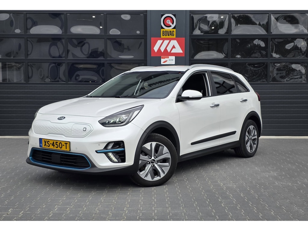 Kia Niro EV E-Niro ExecutiveLine 64 kWh | 100% SOH | LEDER | CAMERA | JBL | STOELVERWARMING/VENTILATIE |