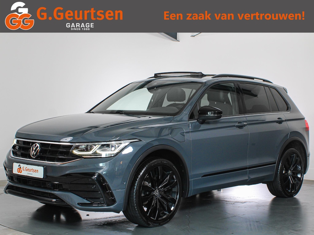 Volkswagen Tiguan 1.4 TSI eHybrid R-Line, Blackstyle, Panoramadak, Trekhaak, Lederen bekleding,