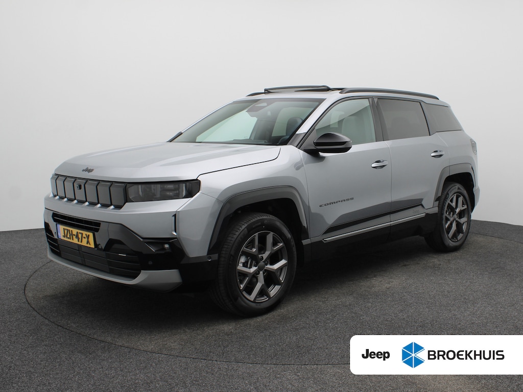 Jeep Compass 1.2 e-Hybrid First Edition 8 Jaar Garantie | Panoramadak | Elektrisch Verstelbare stoelen | Stoelverwarming en Verkoeling | Stuurwielverwarming | Adaptieve Cruise Control | Drive Assist | Premium Audio | 360* Graden Camera