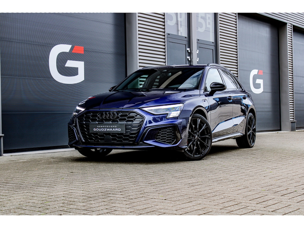 Audi A3 Sportback 45 TFSI e S edition Competition | Matrix | Sportstoelen | Camera | Trekhaak | Ambianceverlichting