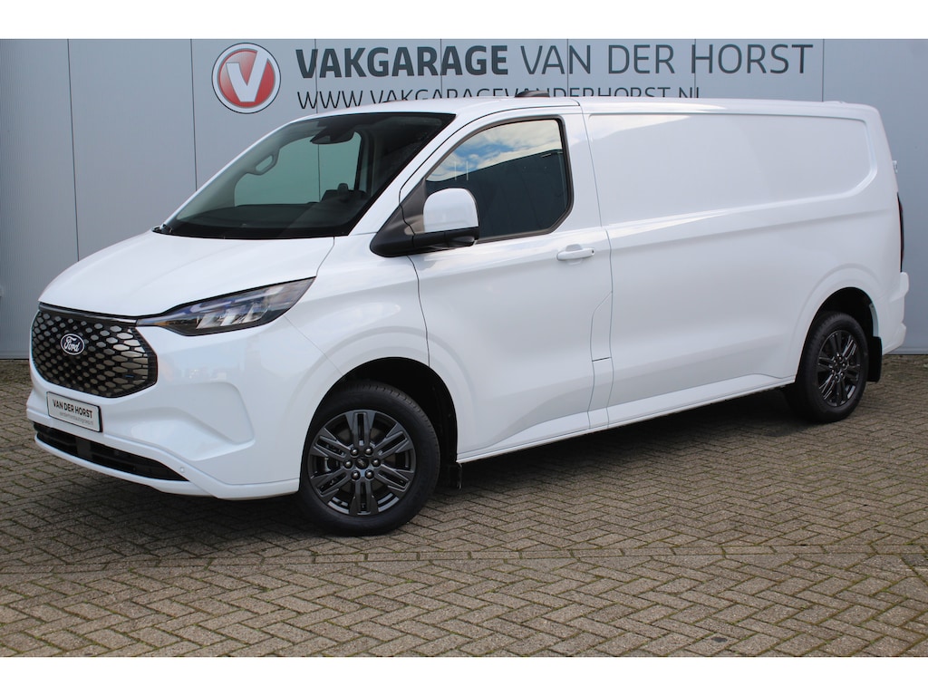 Ford E-Transit Custom 340 L2H1 'Limited' 71kWh-160kWh/218pk ELEKTRISCH ! Juni 2026, slechts 1.500km ! Trekgewicht 2.300kg. Autm. airco, stoel-, stuur-, spiegel- en voorraamverw., navigatie, telefoonvoorb., 3-zits, lane- en side assist, 360gr. camera etc.