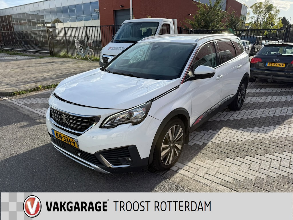 Peugeot 5008 1.2 PureTech Blue Lease Premium 7 Persoons | Zie foto's | Trekhaak | APK TOT 04-03-2027 | Cruise control | Climate control