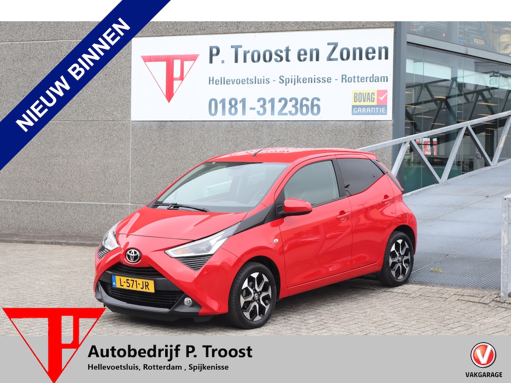 Toyota Aygo 1.0 VVT-i x-joy Automaat Nederlandse auto/Apple carplay/Achteruitrijcamera/Climate control/DAB Radio/Licht metalen velgen