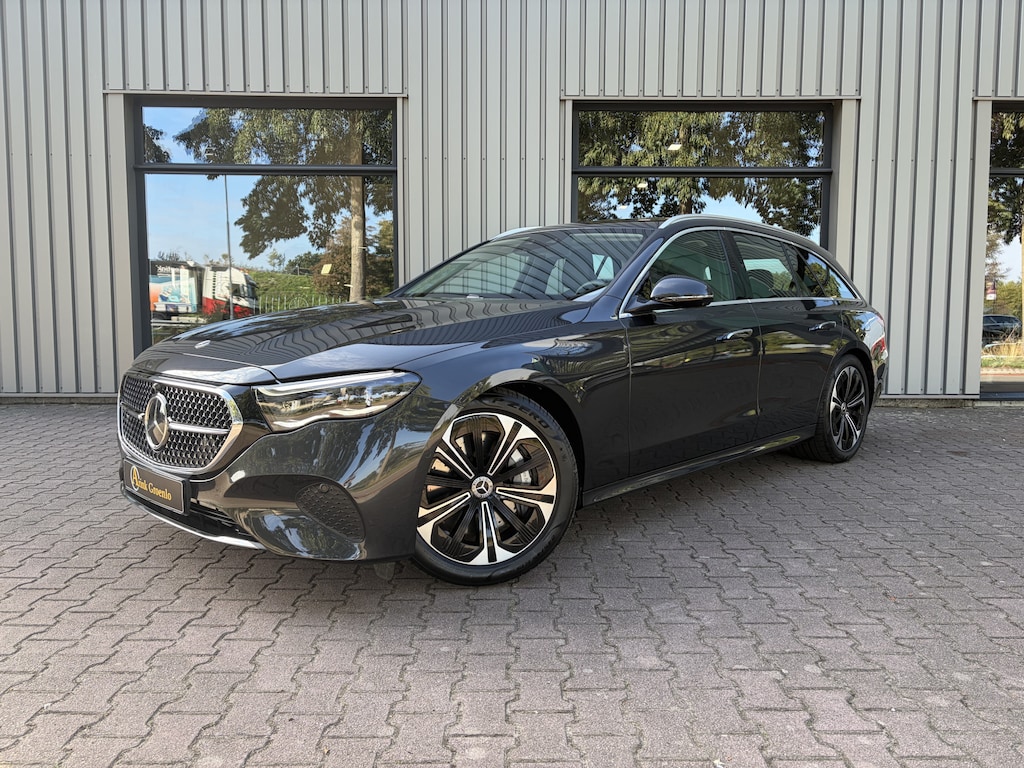 Mercedes-Benz E-klasse Estate 300 e Luxury Line Rijassistentiepakket Plus, Trekhaak, Head-Up, 360 Camera