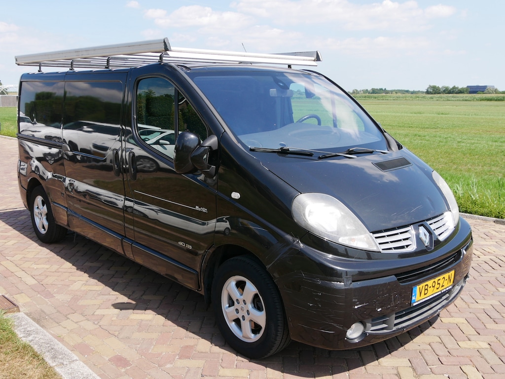 Renault Trafic 2.0 dCi T29 L2H1 115 Black Edition | € 2299 EX BTW