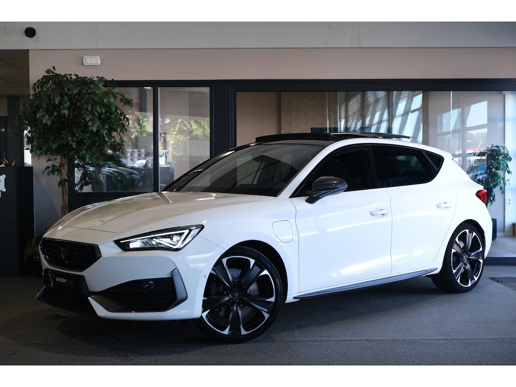 CUPRA Leon 1.4 e-Hybrid VZ 245PK Pano Led Cam Navi Virtual ACC Sfeerverlichting