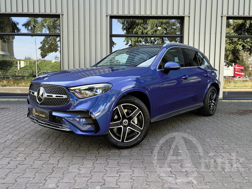 Mercedes-Benz GLC 300e 4MATIC AMG Line Panoramadak, Luchtvering, Trekhaak, Rijassistentiepakket