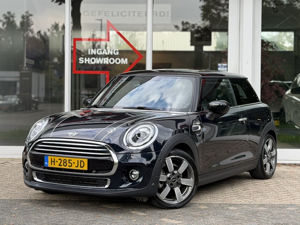 MINI Cooper Mini 3-deurs 1.5 Aut 60 Years | Chili | Panoramadak | Leder | Navigatie | Apple CarPlay | Harman Kardon | Head-Up | Keyless | All Season