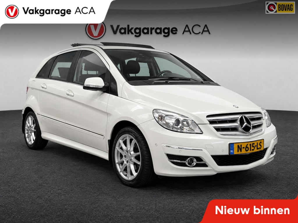 Mercedes-Benz B-klasse 200 // PANORAMADAK // PDC VOOR&ACHTER // AIRCO // TREKHAAK // CRUISE //