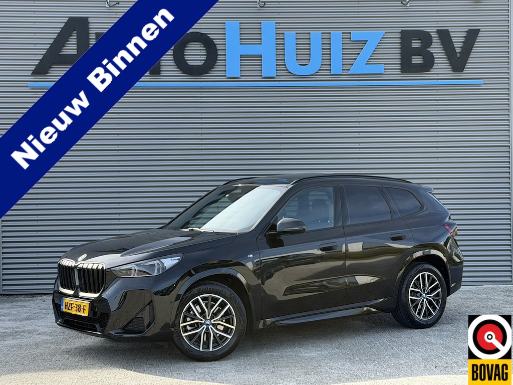 BMW X1 sDrive20i M Sport Panoramadak Trekhaak Elek. Stoelverstelling Carplay Keyless Entry