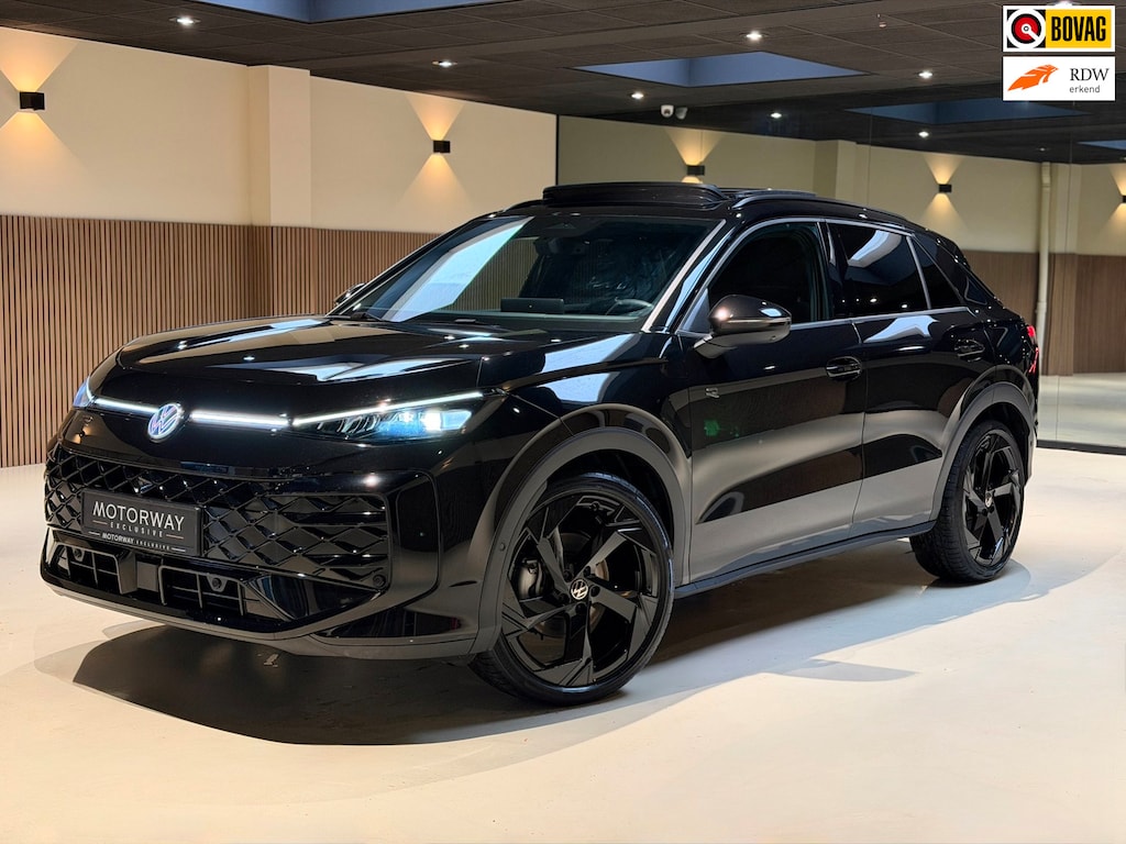 Volkswagen T-Roc 1.5 eTsi R-Line First Edition|Pano|Matrix|Keyless|H&K|HUD|360|Trekhaak|