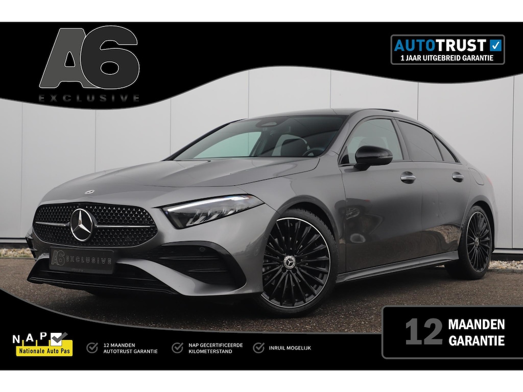 Mercedes-Benz A-klasse 180 AMG Line Night Pakket Automaat Panoramadak 19 inch Keyless Sfeerverlichting Burmester Carplay Navigatie Camera Half Leder Stoelverwarming NAP! Dealer onderhouden!