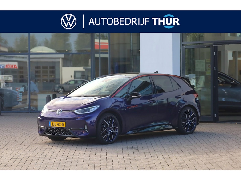 Volkswagen ID.3 GTX Limited Edition 79 kWh 326PK / 240kW, Elektrisch verstelbare ErgoActive voorstoelen met geheugen- en massagefunctie, head-up display, LED Matrix (IQ.Lights), navigatie, Apple Carplay & Android Auto, achteruitrijcamera (Rear View), parkeersensoren voor en achter (PDC), adaptieve cruise control (ACC), Harman Kardon geluidssysteem, digital drive pure performance pack, 20" LMV met 4 seizoenen banden